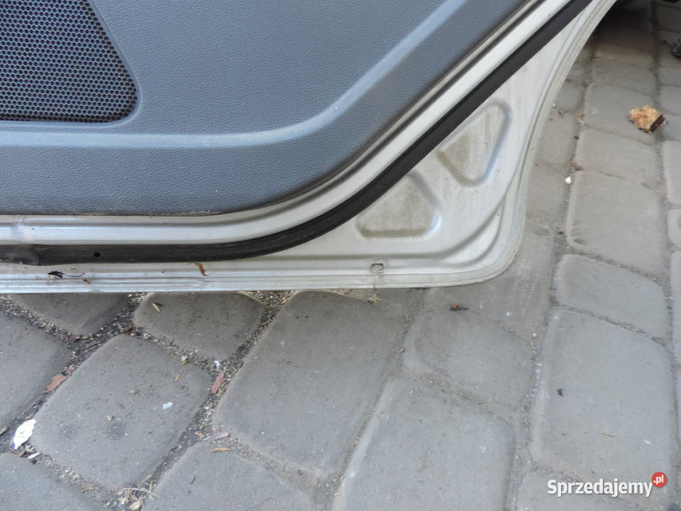 FORD FOCUS MK2 KOMBI DRZWI PRAWY TYŁ KOLOR 03 Nowy Sącz