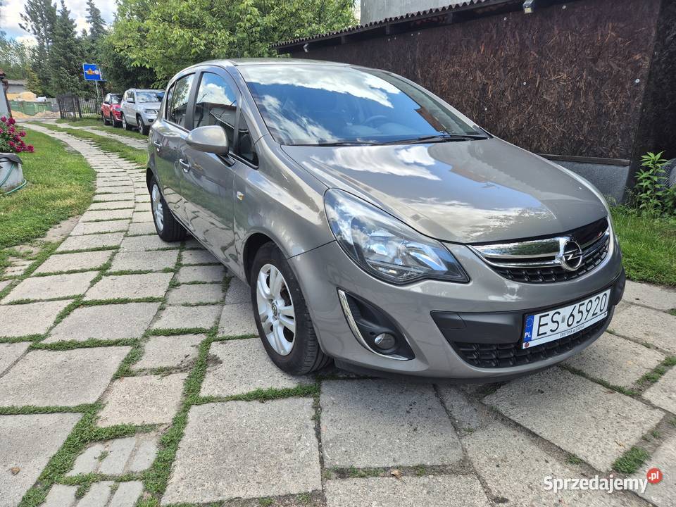 Opel Corsa 12 benzyna 86 Nowy rozrząd i olej manualna sprzedam
