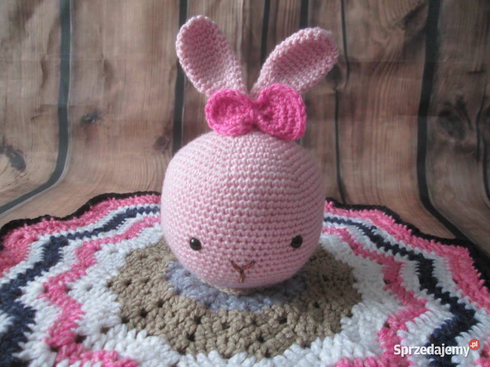 Szydełkowy mały kocyk amigurumi przytulanka Sokółka