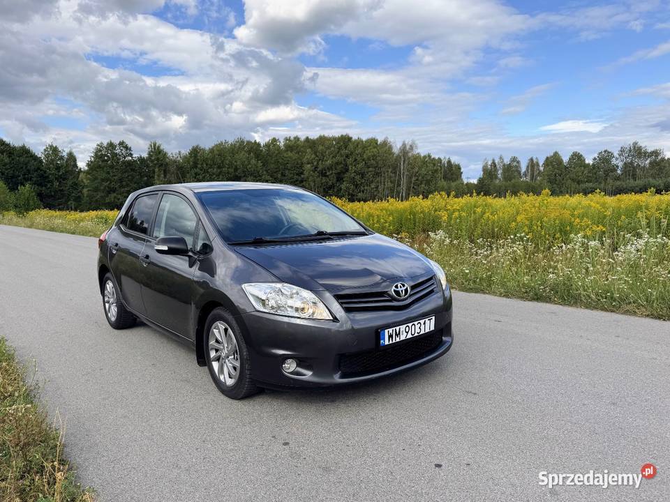 Toyota Auris 14 d4d diesel salon ABS sprzedam