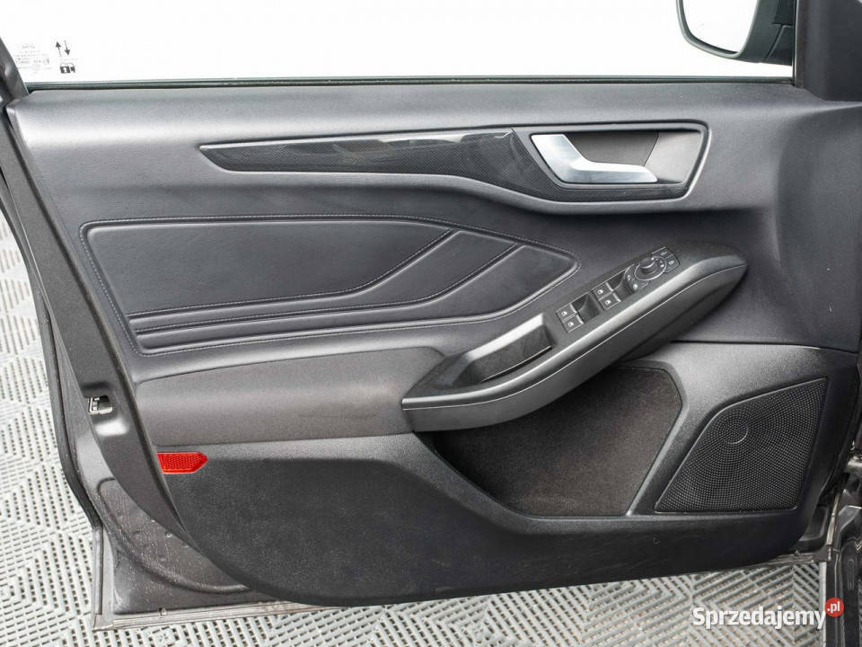 Ford Focus GD1W96610 EcoBoost mHEV STLine X kurtyny powietrzne pomorskie Pępowo