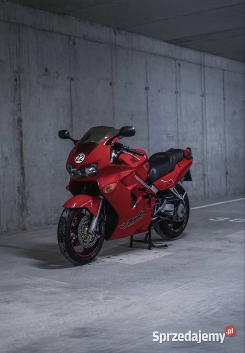 Honda VFR 800 FI Interceptor wystrojona na Power garażowany Motoryzacja podkarpackie Rzeszów