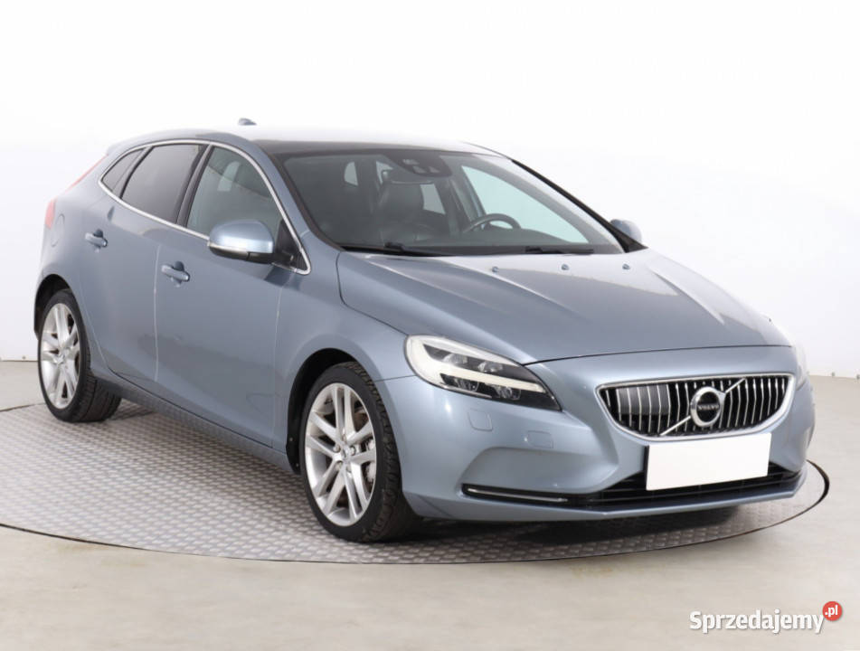 Volvo V40 20 D2 Rok produkcji 2016 mazowieckie Piaseczno