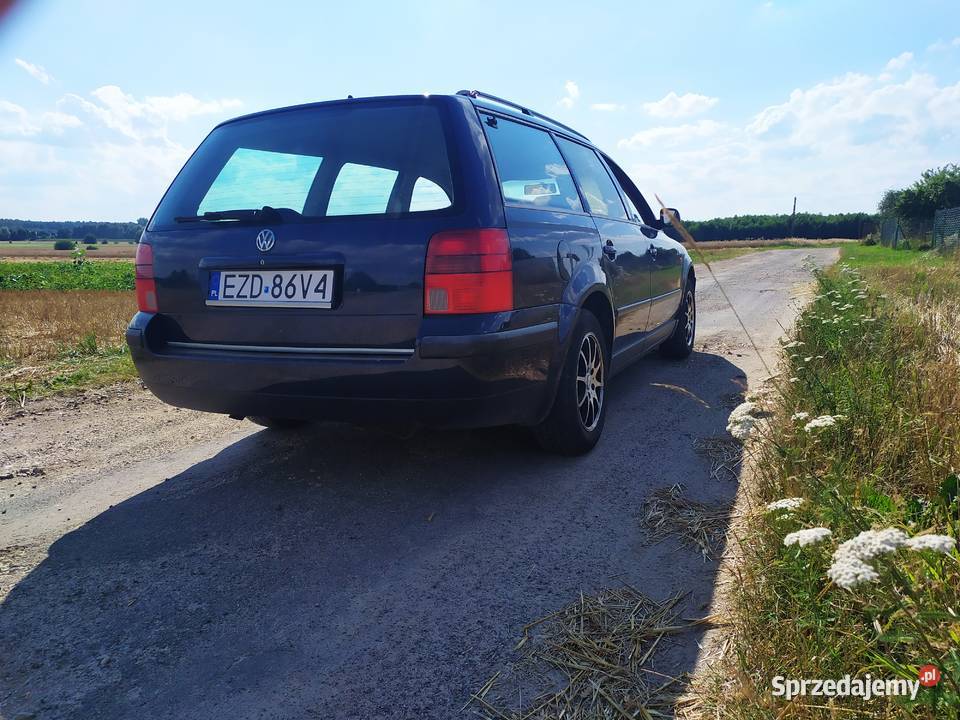 Volkswagen Passat B5 kombi 16 benzyna Rok produkcji 1997 Zduńska Wola