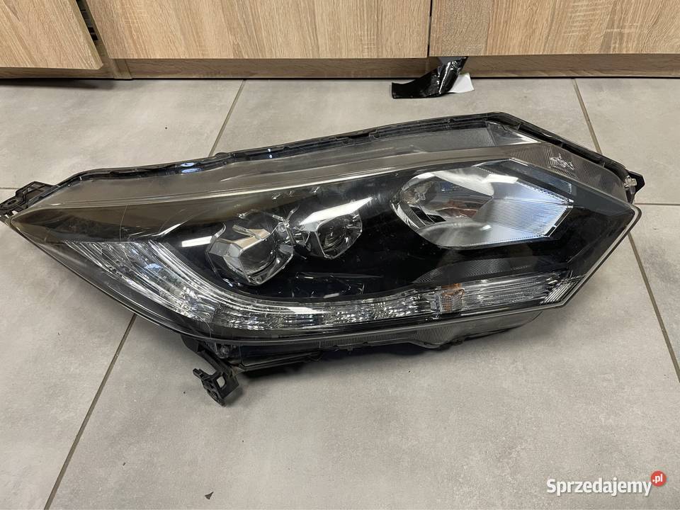 Honda HrV II 16 reflektor full Led prawy Kozubszczyzna