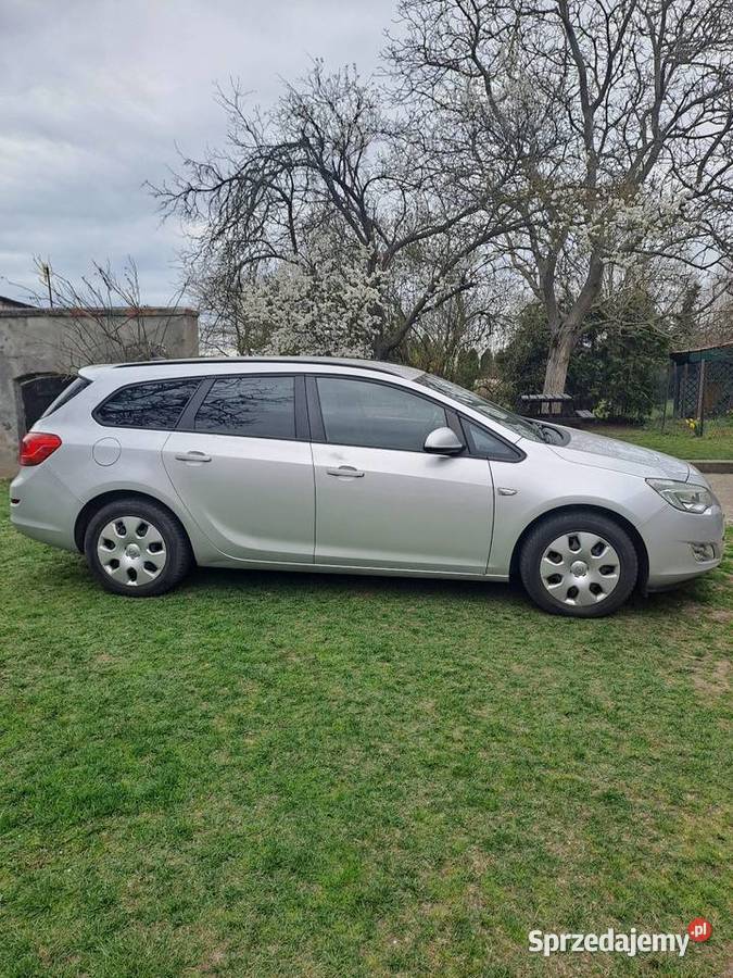 OPEL ASTRA J SPORTS TOURER 17 diesel 2011 radio Września