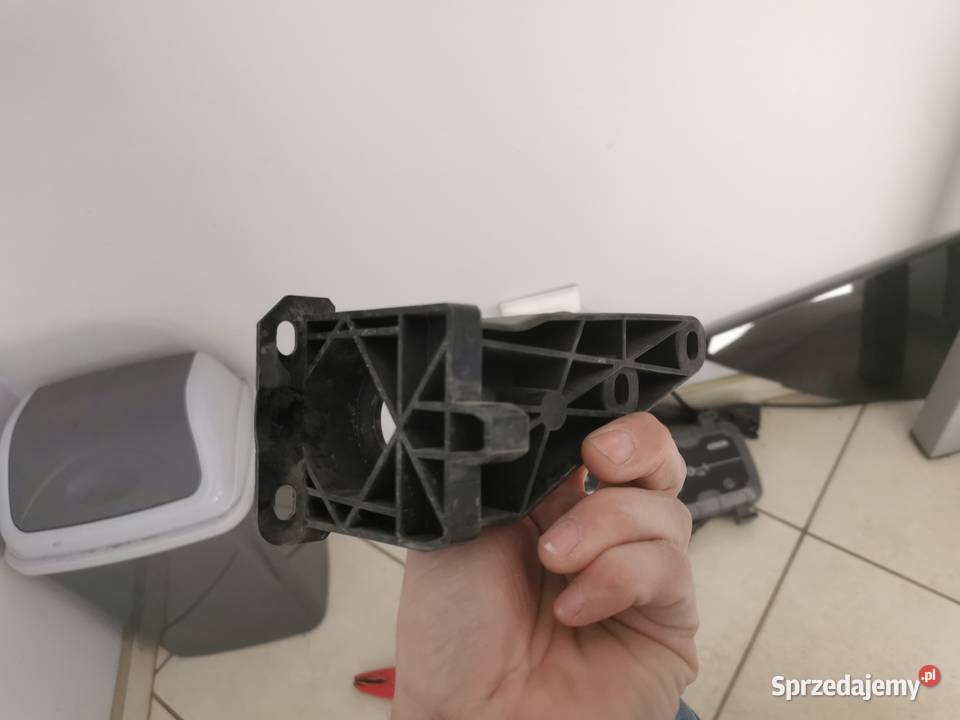 Audi A6 C8 uchwyt chłodnicy lewy 4K0805201A Złocieniec sprzedam