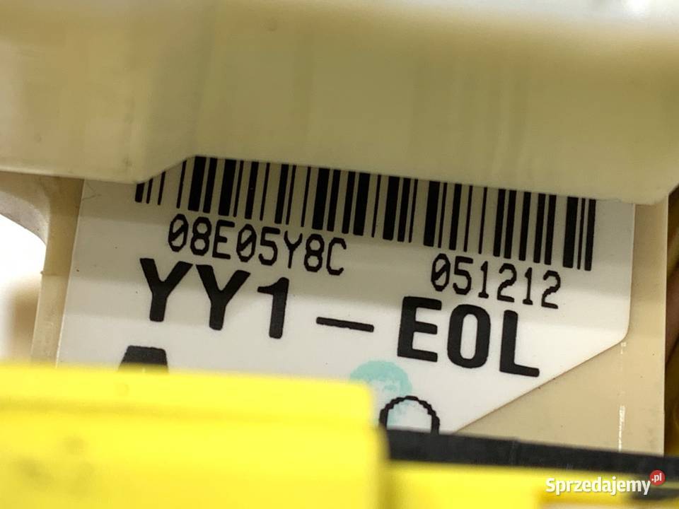 SKRZYNKA BEZPIECZNIKÓW SUZUKI SX4 Hatchback 19 osobowe