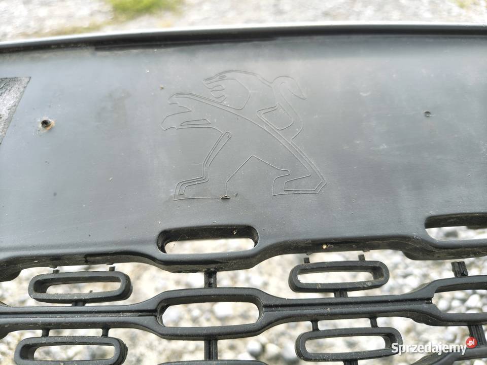 Zderzak przedni Peugeot 208 2014 Rok produkcji 2014 Radom sprzedam