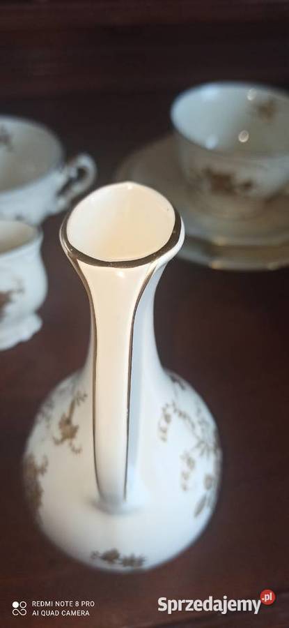 Wazonik amfora Róże ze złotem i czernią Royal Porcelana i szkło Gdańsk