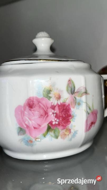 Cukiernica z subtelnymi różami Na białej pomorskie Gdańsk sprzedam