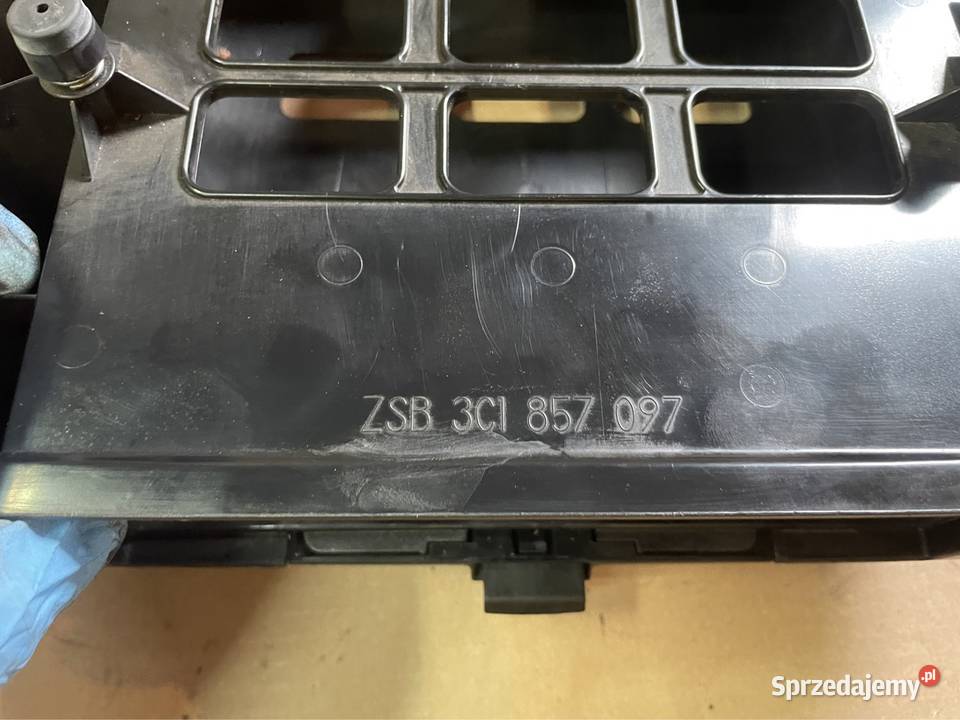 3C1857097 mocowanie zmieniarki płyt CD vw passat
