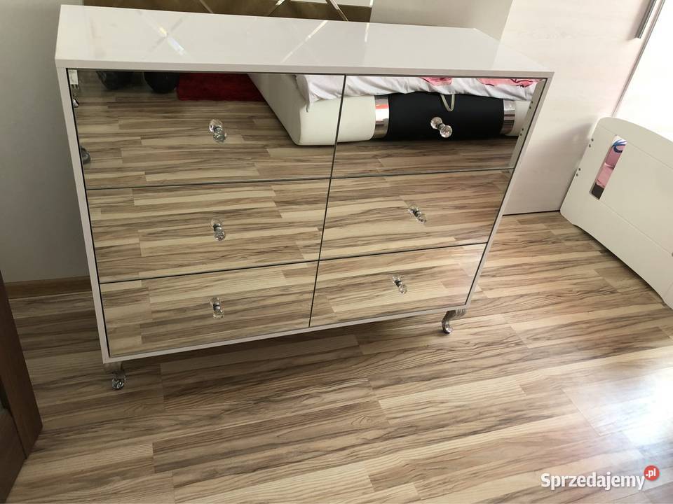 Komoda polyskowa biała z lustra lustrzana noga Komody wielkopolskie Kępno sprzedam