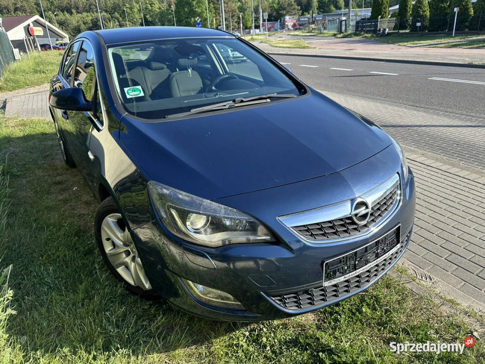 Opel Astra Biksenony podgrzewane fotele czujniki elektrochrom. lusterko wst.