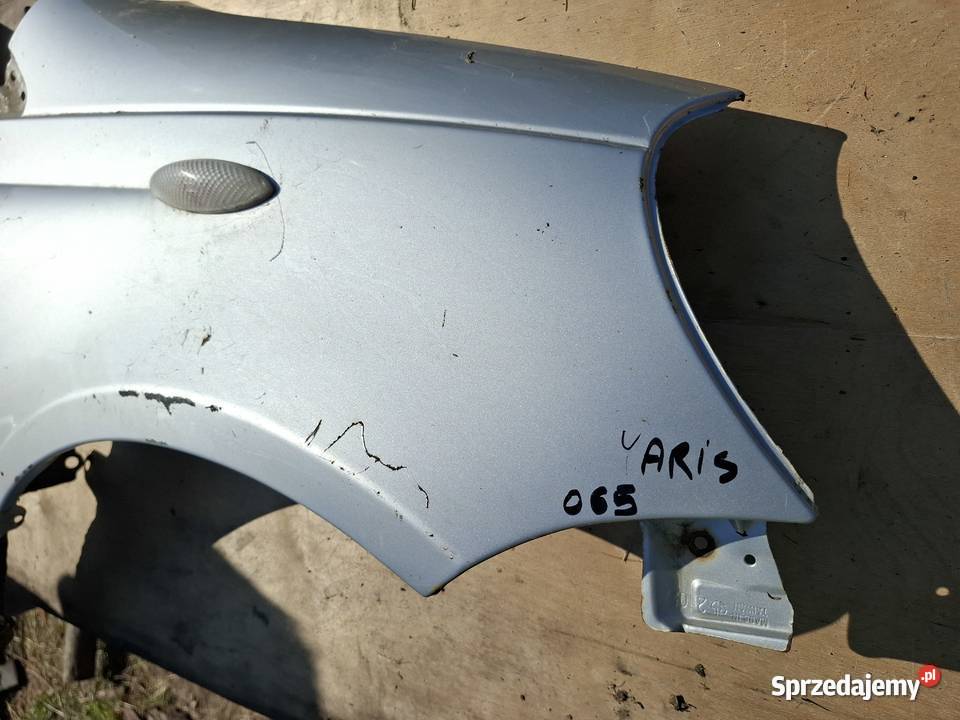 Błotnik Prawy Przód Toyota Yaris osobowe Wisznice