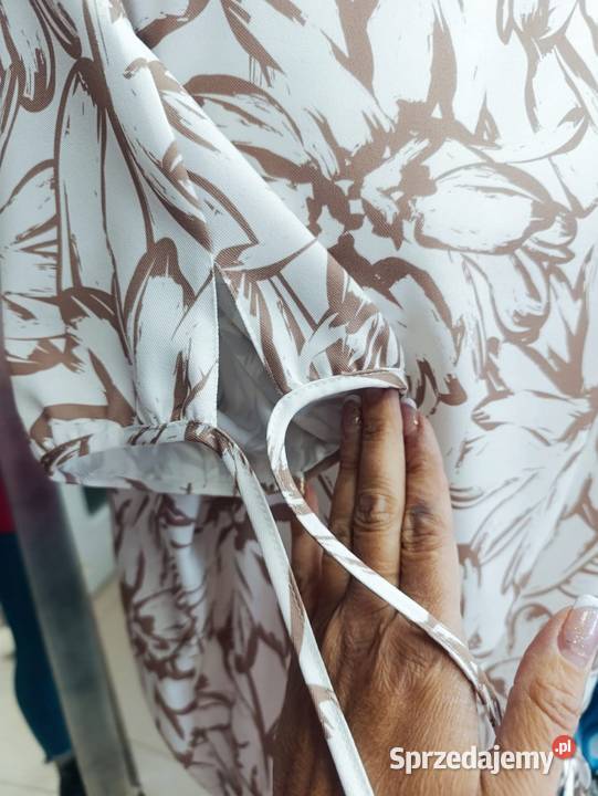 BLUZKA DAMSKA Z WIĄZANIEM WZORY KWIATOWE LUZ Pątnów