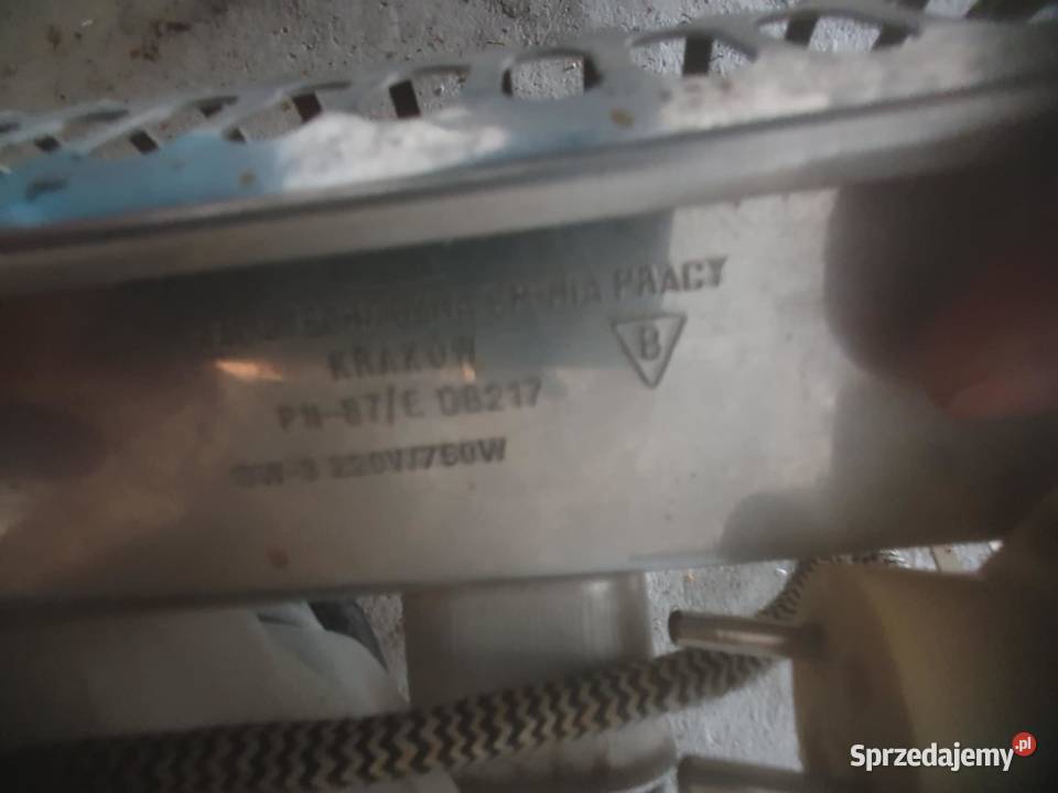 Grzejnik stary retro PRL PN 87 Kraków 220 V 750 Warszawa