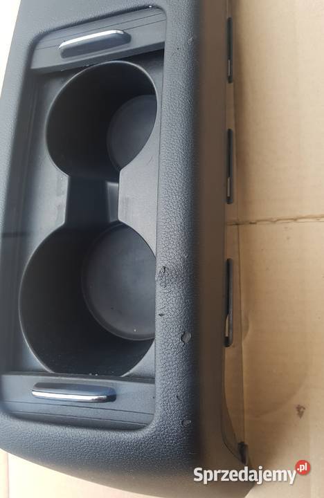 Mercedes E 207 stojak na napoje tył kanapa Gdańsk