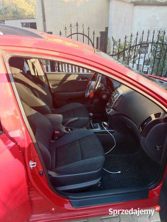 Śliczny Hyundai I30 Cw 16 LPG Polski Salon HAK Rok produkcji 2009 Otwock