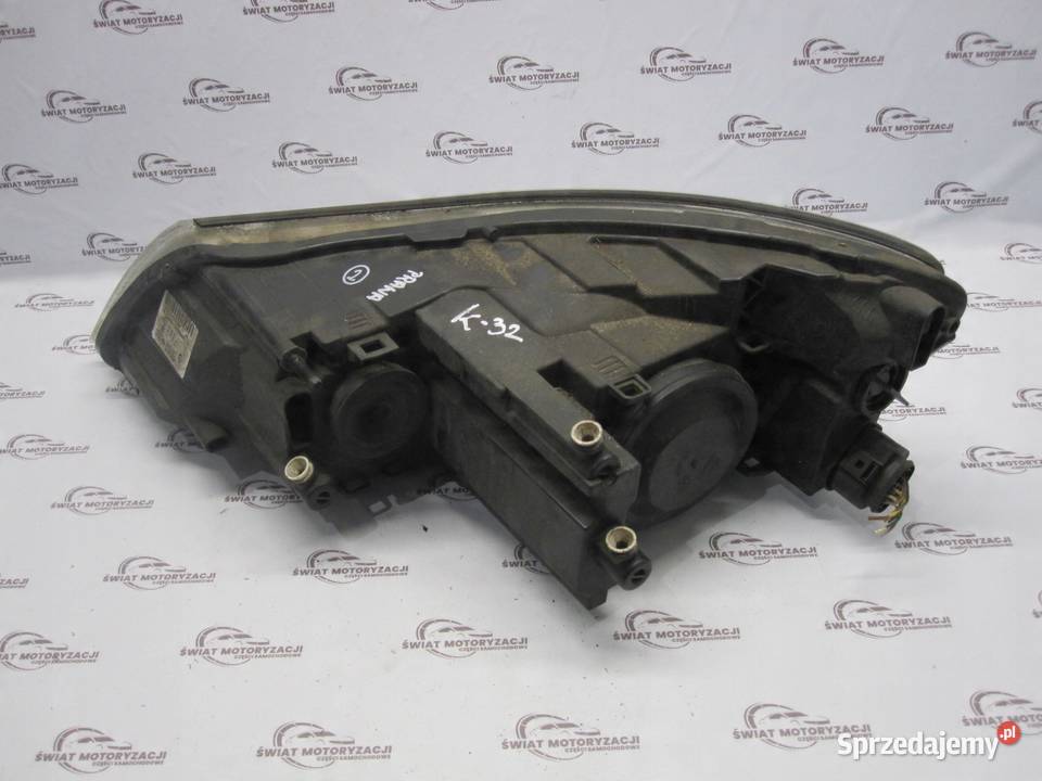 OCTAVIA II LIFT 11r lampa prawy przód 1Z2941016F osobowe Lampy przeciwmgielne