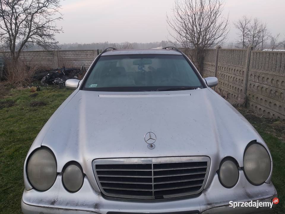 Reflektor prawyMercedes W210 Rok produkcji 2001 Parczew