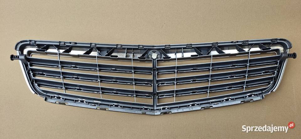 MERCEDES CKLASA W204 GRILL ATRAPA CHŁODNICY Bieleń