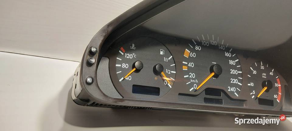 Licznik mercedes w210 22 cdi 2105401448 Rok produkcji 1998 Części samochodowe Zbąszyń sprzedam