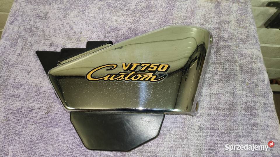 Osłona boczna boczek Honda VT 750 Custom Księżyno