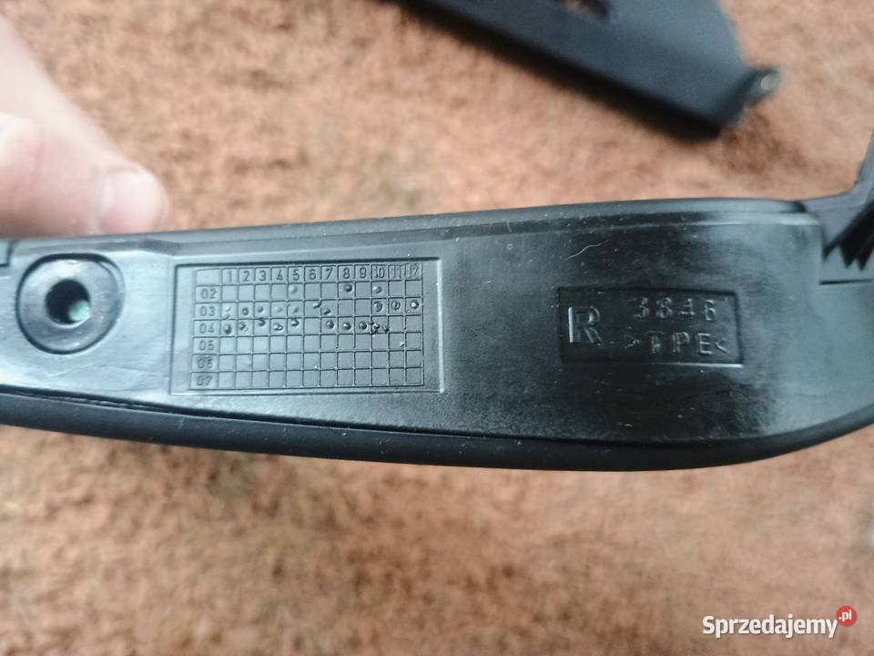 Uchwyty trójkąty tunelu Audi A3 8P Radymno