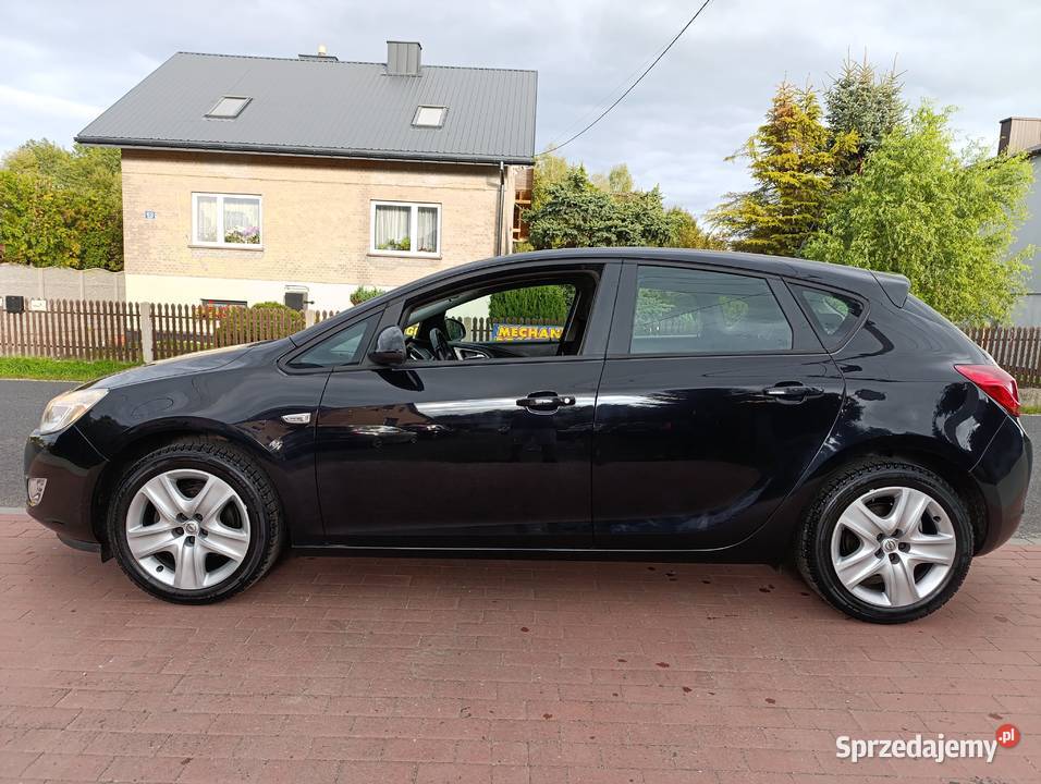 Opel Astra J 16 benzyna 2010r 5 drzwi udok 163000km Koziegłowy