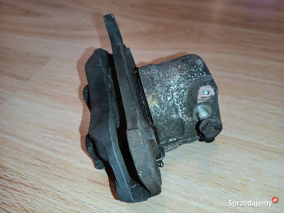 Zacisk hamulcowy przód kompletny Fiat 125p 1988r Motoryzacja Wrocław