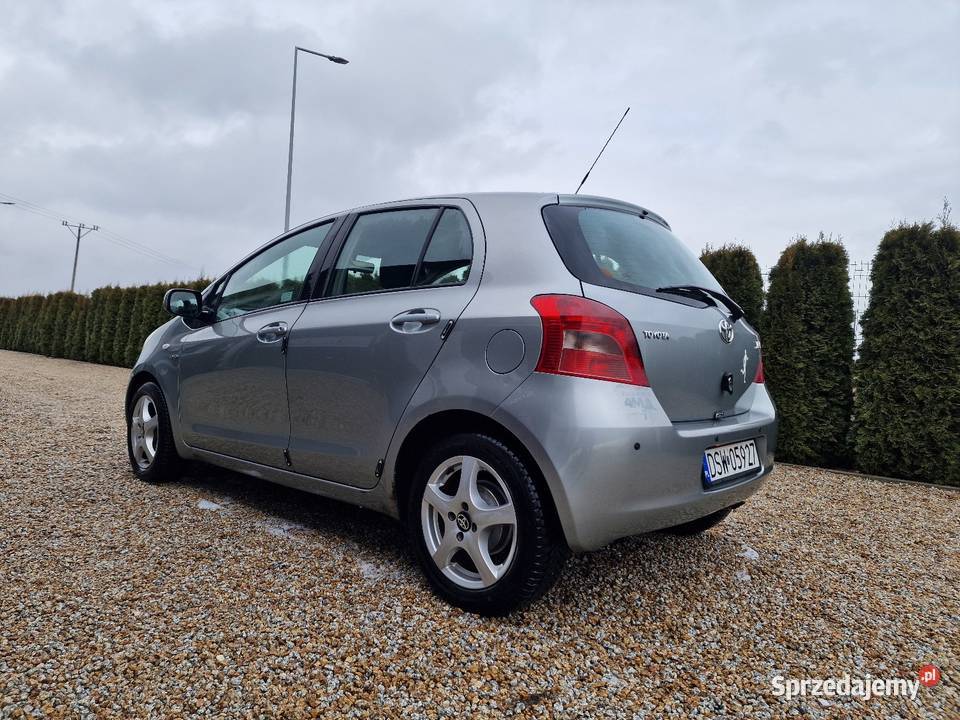 Toyota Yaris 14 D4D 90 srebrny Yaris dolnośląskie Jawor