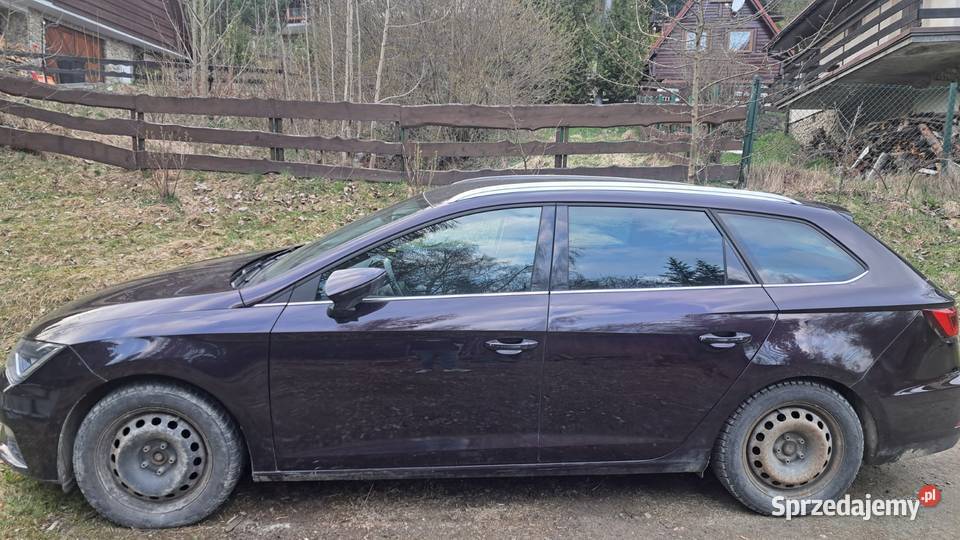 Syndyk sprzeda samochód osobowy SEAT Leon III