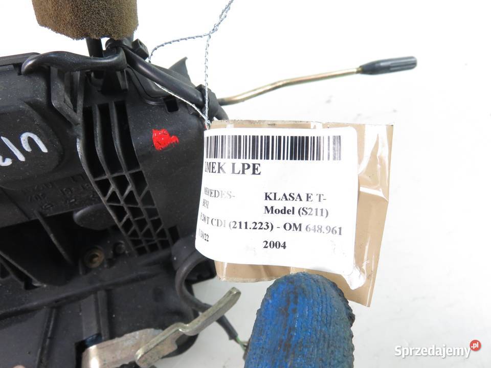ZAMEK LEWY PRZEDNI MERCEDES 211 5 PIN