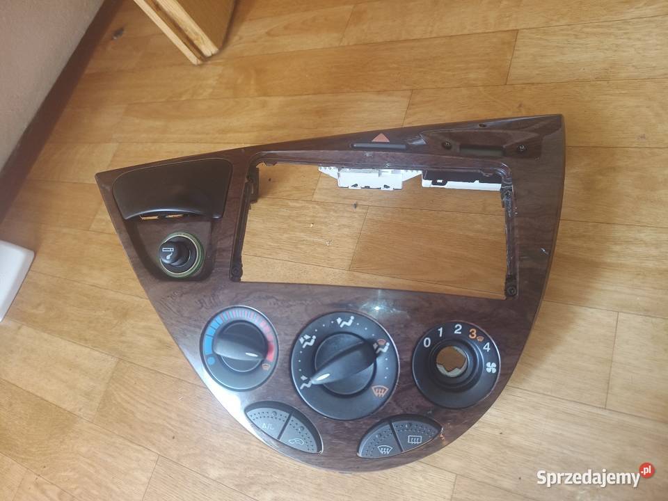 Panel Nawiewu Ford Focus MK1 Ghia hatchback Rok produkcji 2002 Radlin