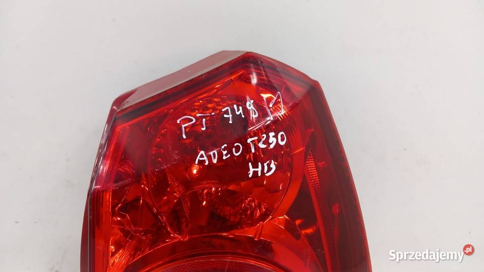 CHEVROLET AVEO LIFT T250 HB LAMPA TYŁ PRAWA Zbierkowo