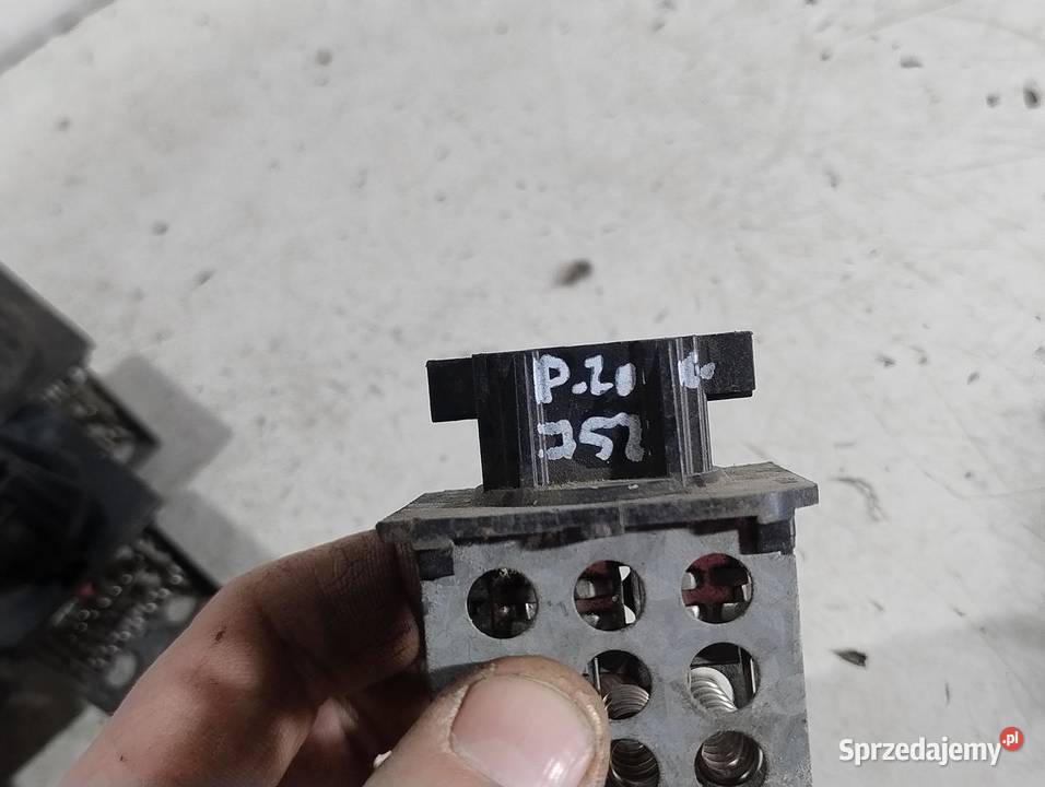 REZYSTOR OPORNICA 6 PIN PEUGEOT 206