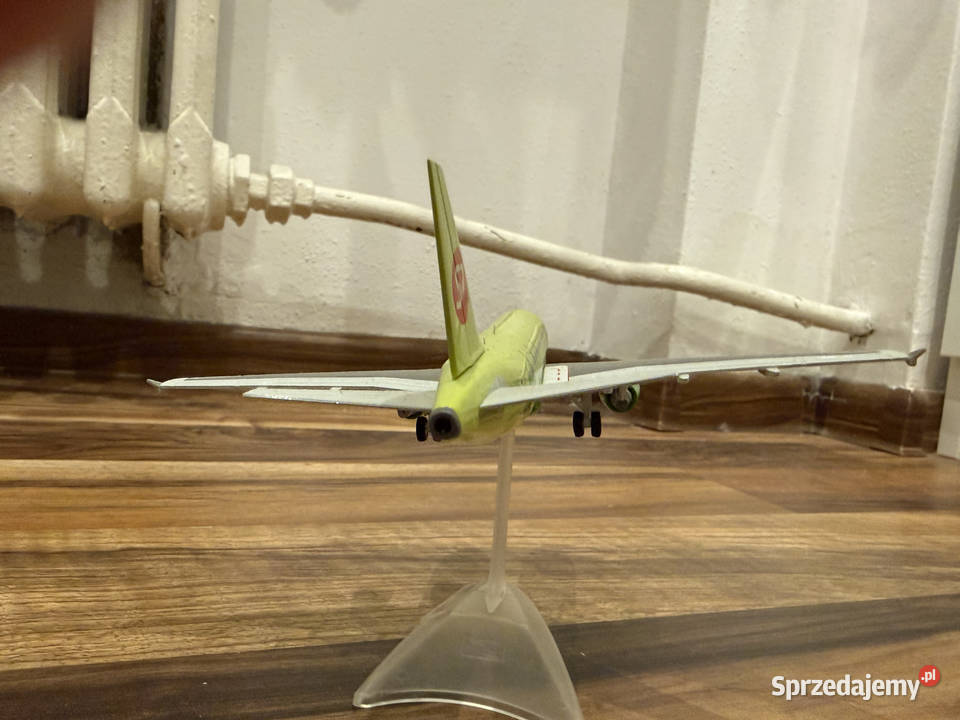Model Herpa AIRBUS A319 S7 1200 VPBHQ