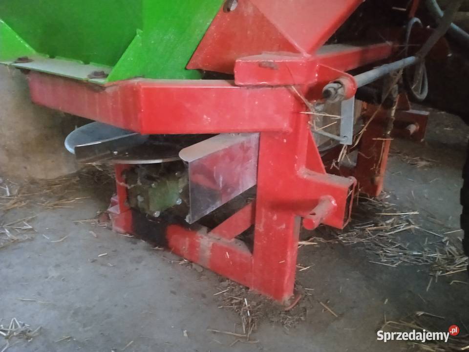 Rozsiewacz Dwutarczowy TYTAN STRUMYK