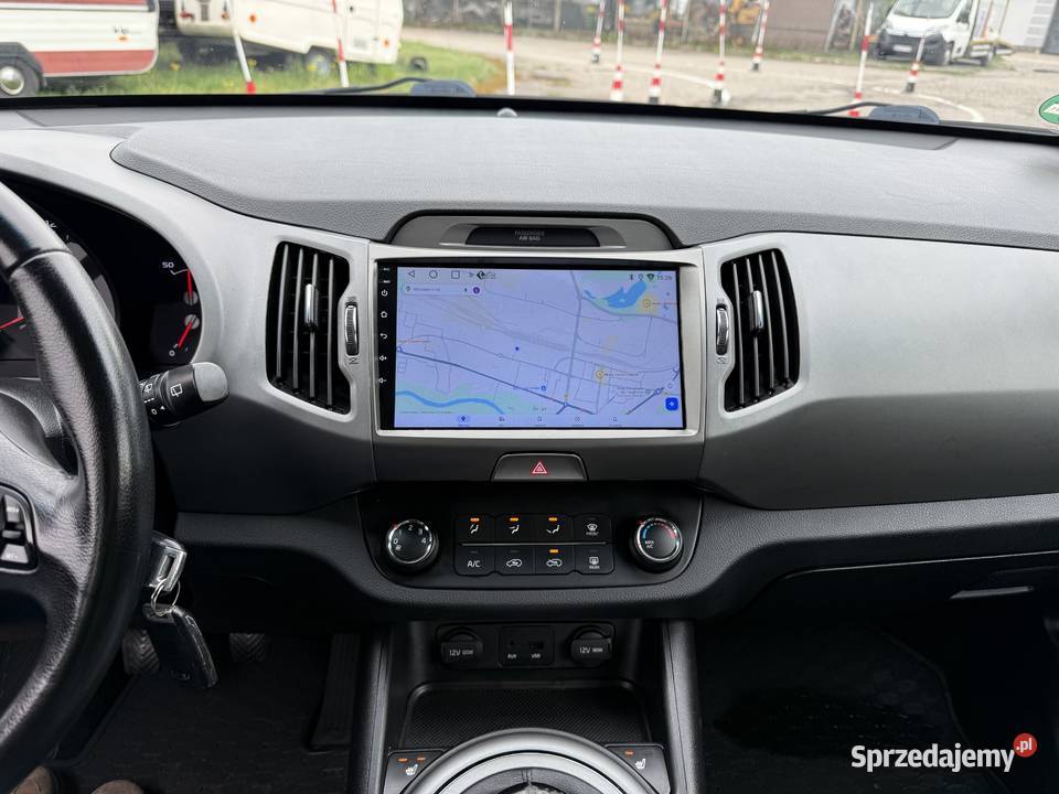 Kia Sportage 16 BENZYNA Klimatyzacja Nawigacja podgrzewane fotele Konin sprzedam