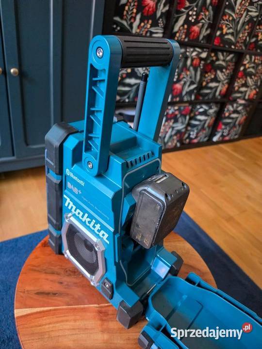 Radio Makita z baterią i ładowarką Pozostałe Elektronika sprzedam