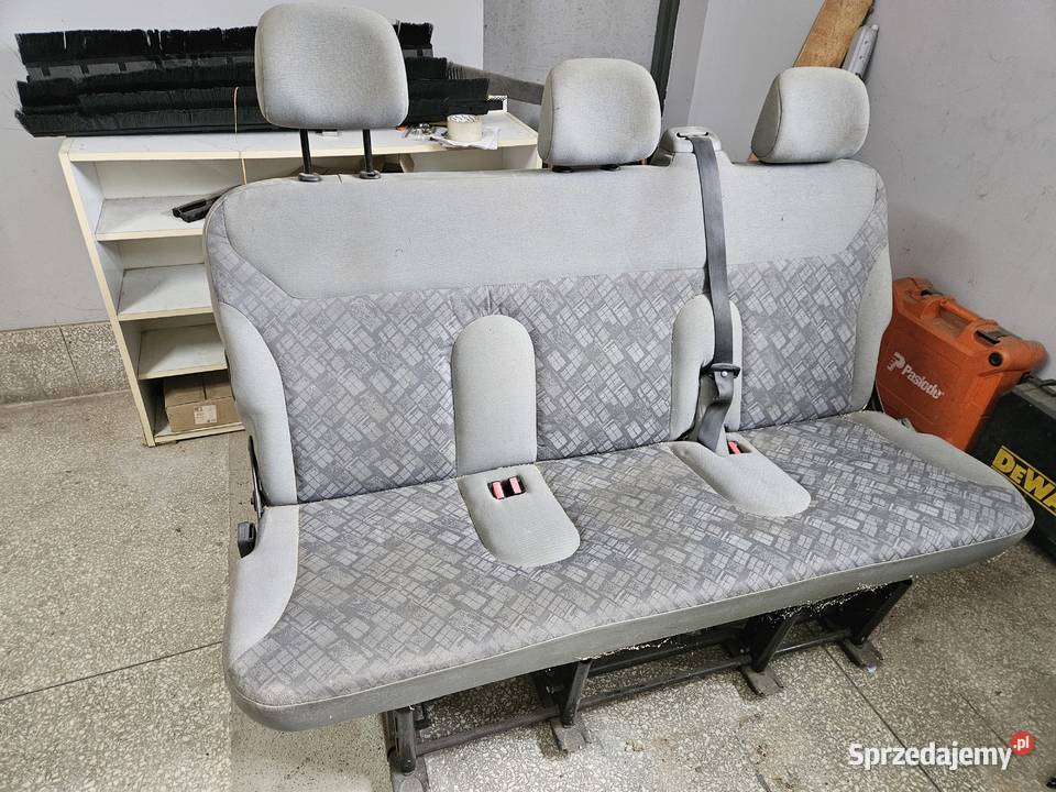Kanapa lll rząd opel vivaro 2 osobowe Andrychów sprzedam
