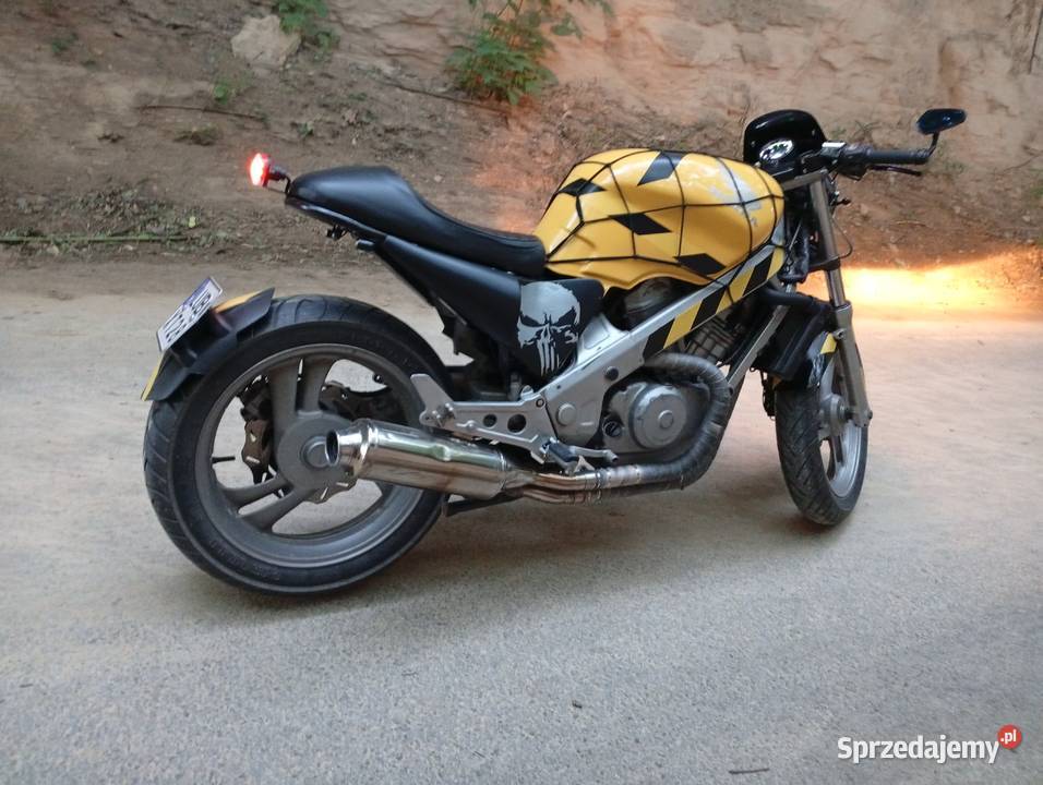 Honda NTV 650 Cafe racer Rok produkcji 1990 Ożarów