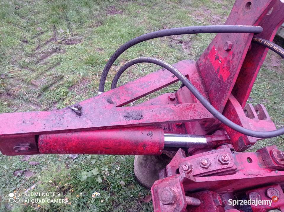 Pług obrotowy do nieużytków ugorów Pługi