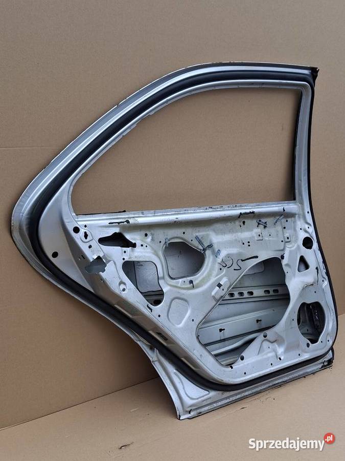 MERCEDES SKLASA W220 LONG DRZWI LEWY TYŁ LEWE Bieleń