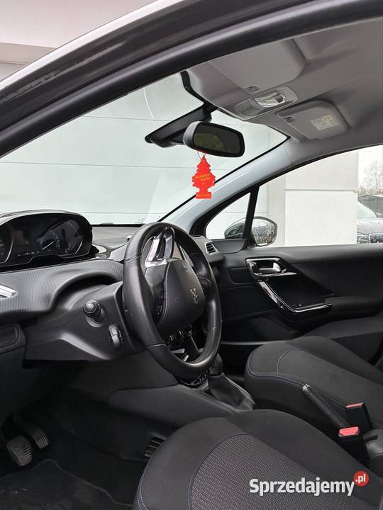 Peugeot 208 SIGNATURE Sucholaski