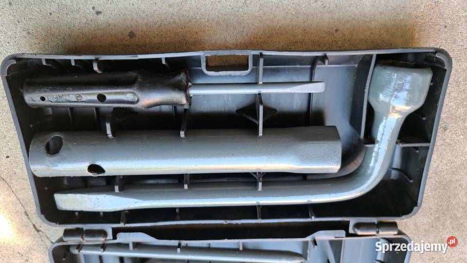 Skrzynka narzędziowa orginalna Fiat 125p126p Leszno