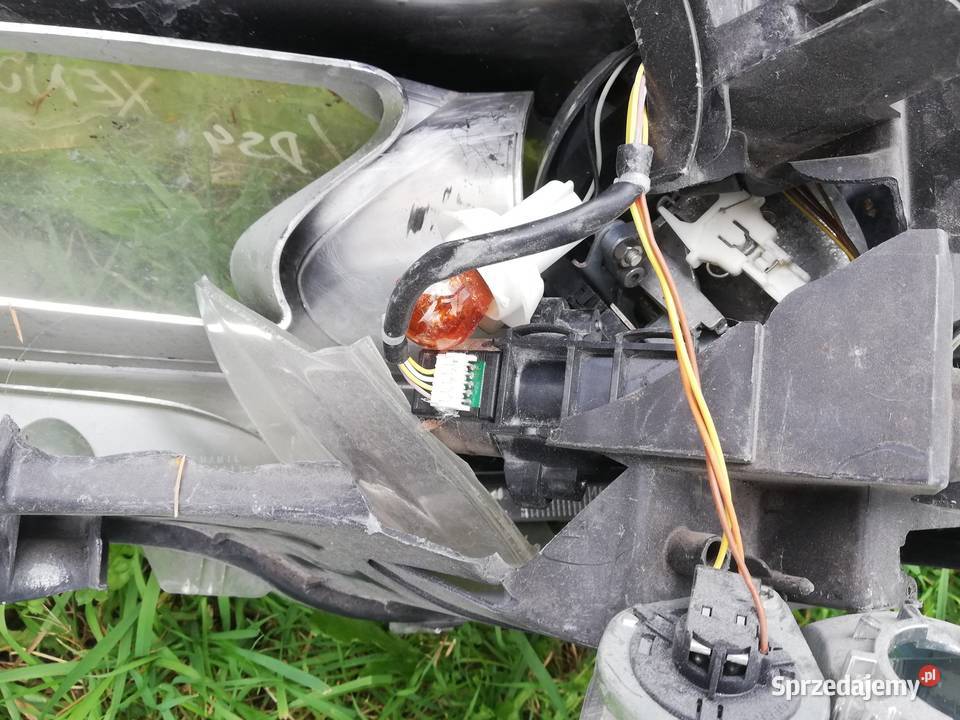 Citroen C4 2 II lampa xenon prawa Kielce
