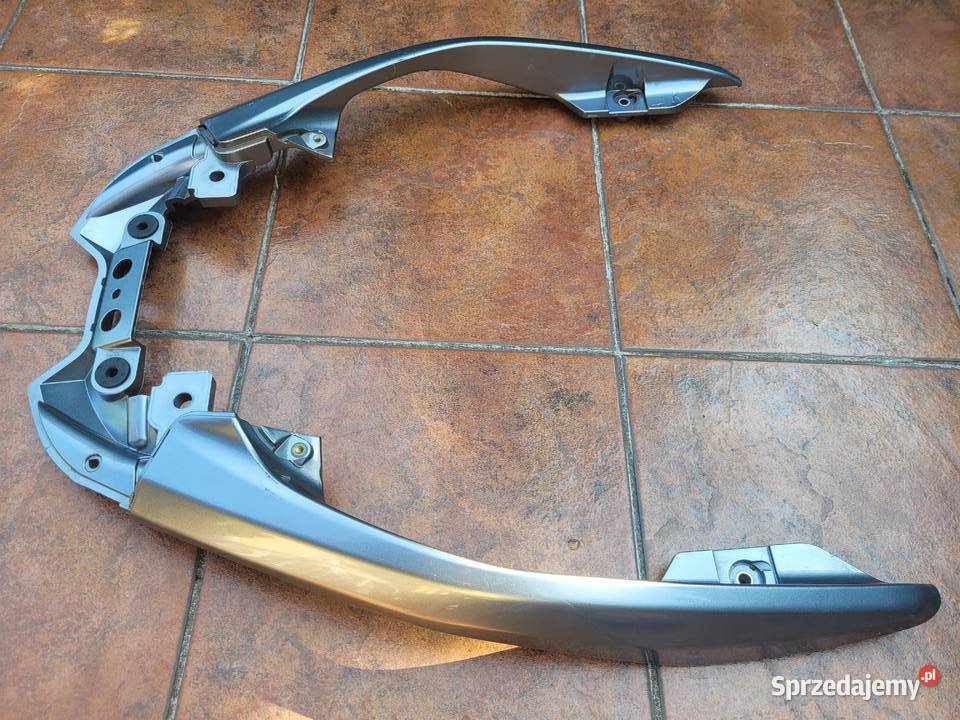 Suzuki Burgman 400 K7K13 Uchwyt pasażera tył Plastiki Piła