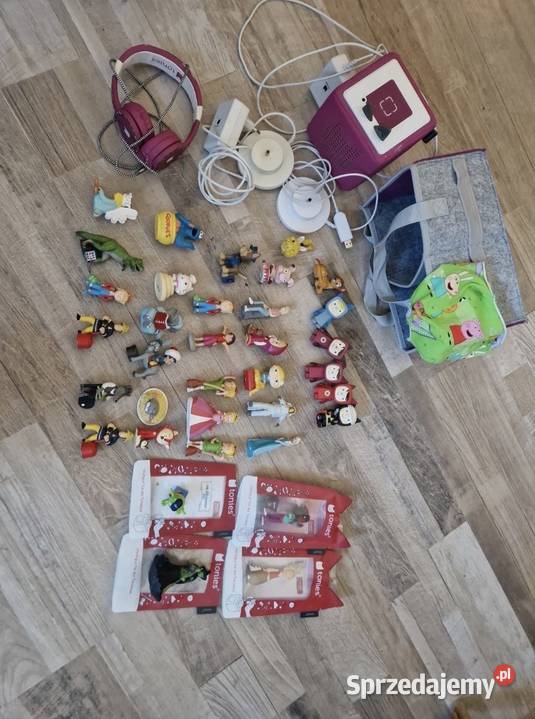 Tonies Box z 35 figurkami Tonie torbą 2 stacjami Mazowszany sprzedam